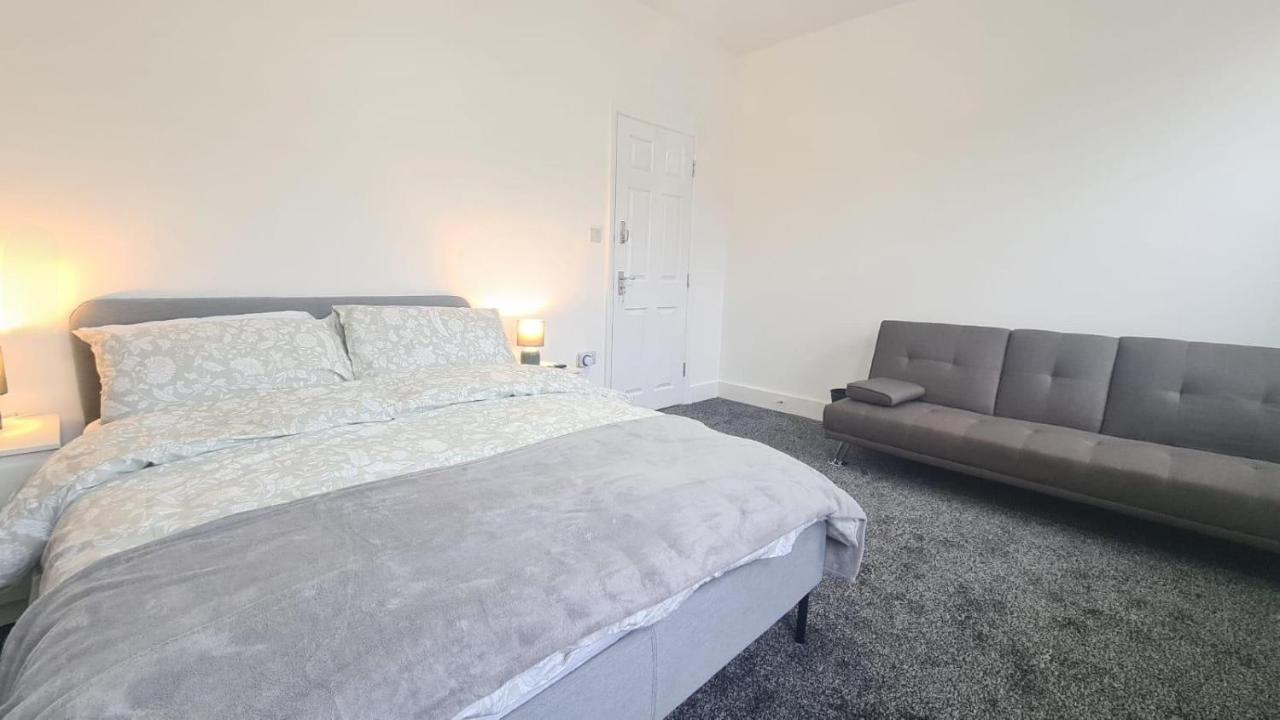 Spacious Private Room In Manor Park London Bagian luar foto